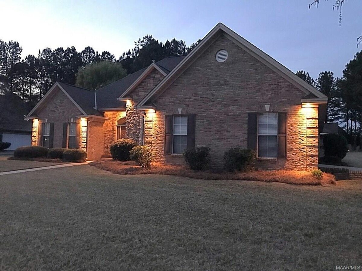 Photo - 209 Williamson Way