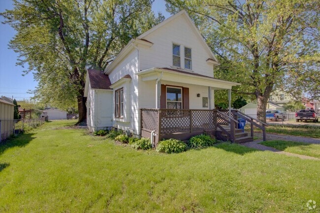 Building Photo - 2 Bed Home