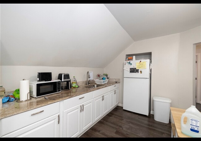 Photo - 79 Vine St Unidad 2