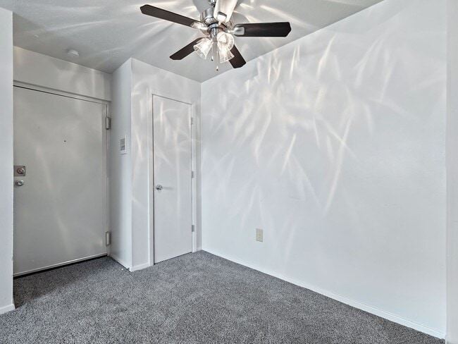 Photo - Cross Creek Apartments