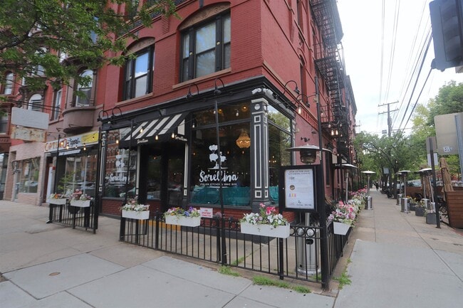 Building Photo - 105 11th St