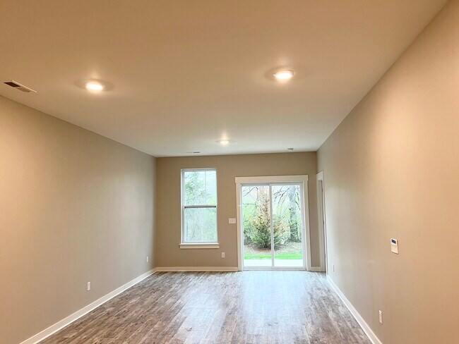 Photo - 4238 Aragorn Way
