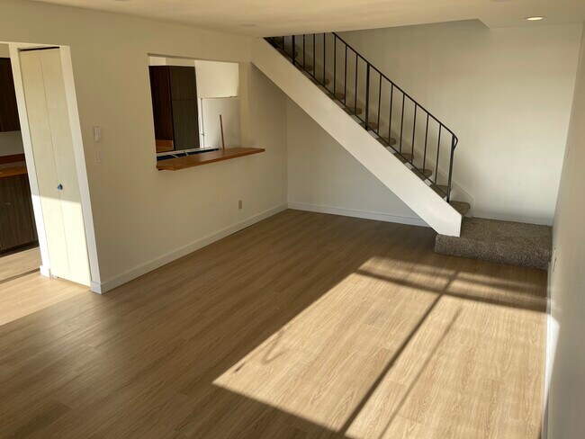 Suelos nuevos en toda la vivienda. - 827 Water St Unidad C