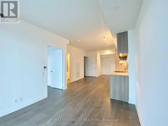 Photo - 950 Portage Pkwy Unit 4001