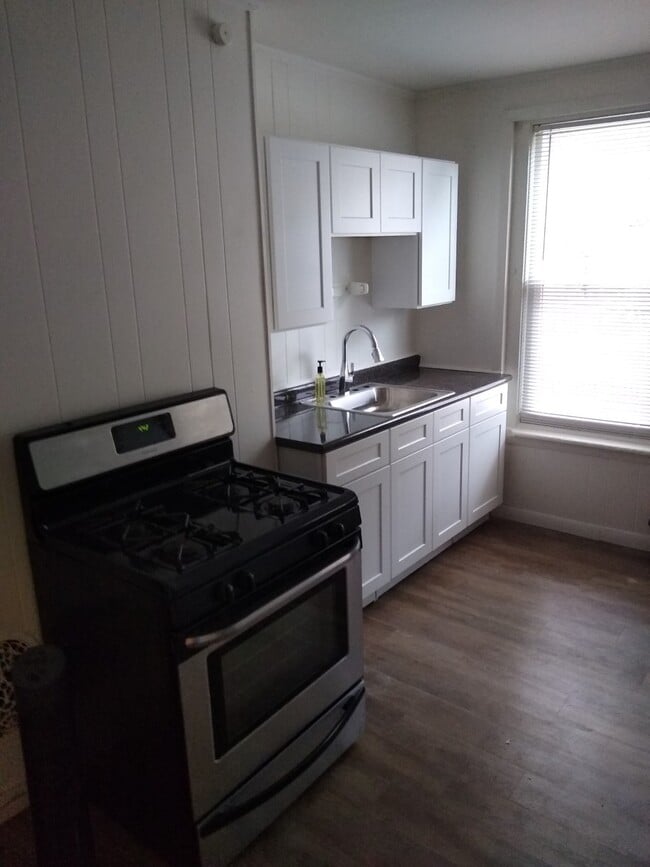 Photo - 913 Kellogg Ave Unidad Upstairs