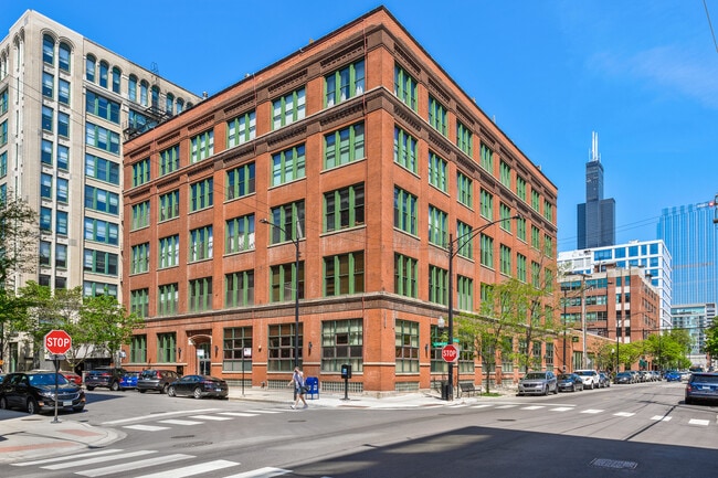 Building Photo - 331 S Peoria St Unit 304