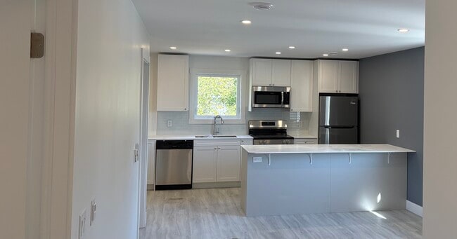 Photo - 55 Rosedale Av Unit 1 - 4 available