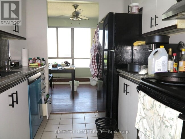 Photo - 570 Proudfoot Ln Unit 1011