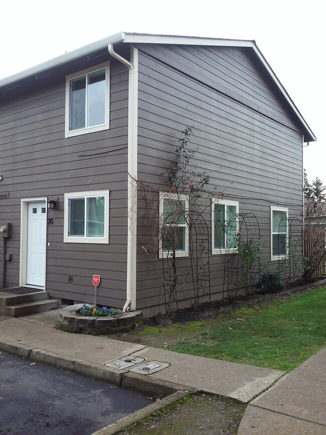 Building Photo - 3305 Vittoria Way Unit 20