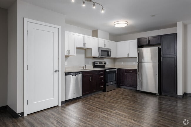 1BR, 1BA - 820SF - Kitchen