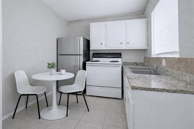 Photo - 1228 5th Ave N