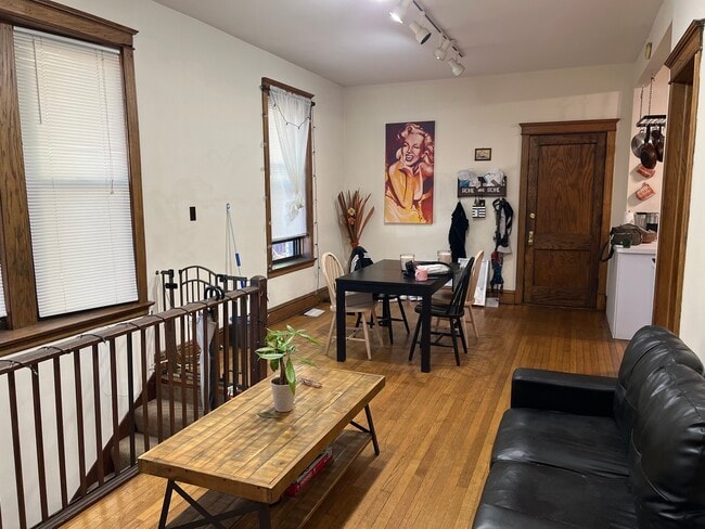 Photo - 3762 N Kenmore Ave Unit 1N