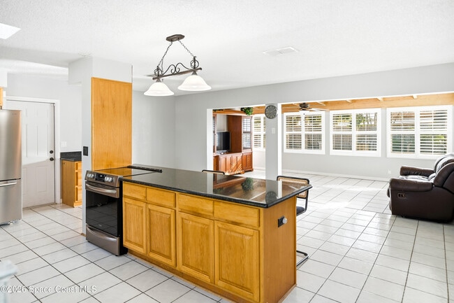 Photo - 1205 Sun Cir W