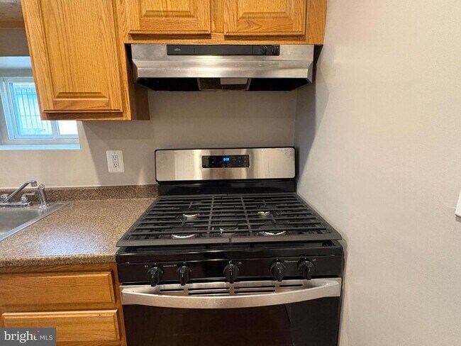 Photo - 5126 Call Pl SE