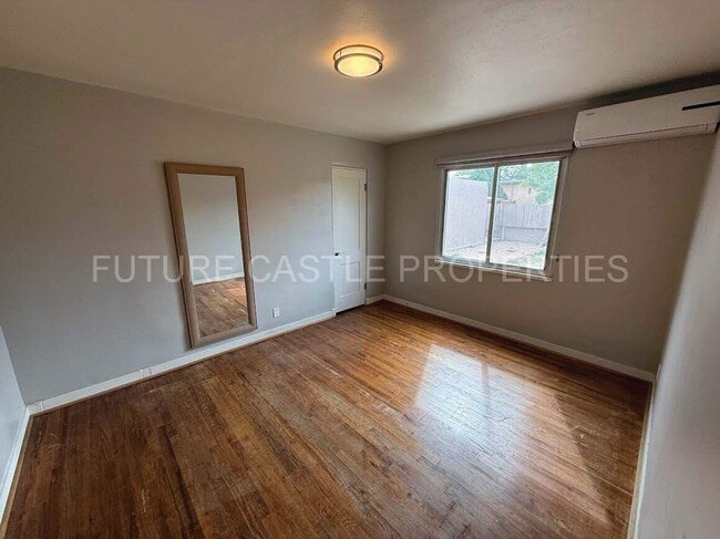 Photo - 1009 Bryn Mawr Dr NE