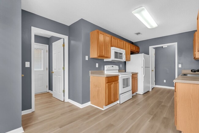 Photo - ** 3 Bed 2 Bath located in Cotton Lakes ** Call 334-366-9198 to schedule a self tour