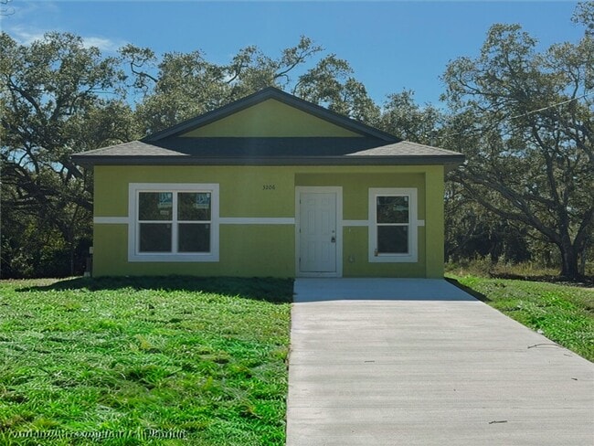 Building Photo - Brand-New Modern 2BR/2BA Home- Quiet Lake Placid Location