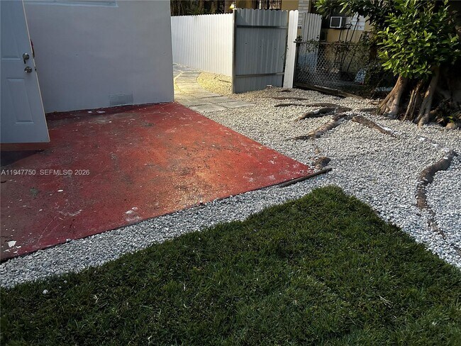 Photo - 2530 SW 16th Ter Unit 1