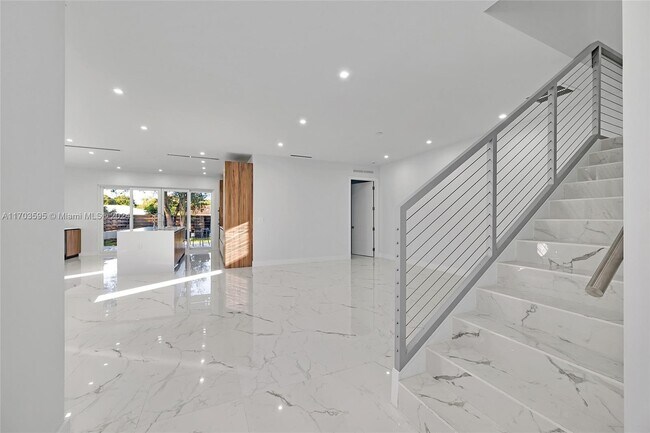 Photo - 621 SW 15th St