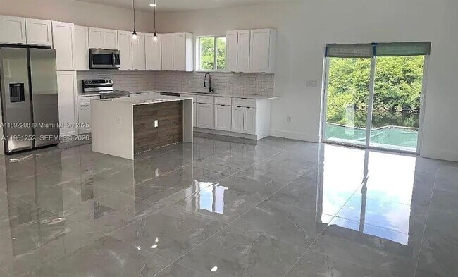 Photo - 655 NW 24th Ave