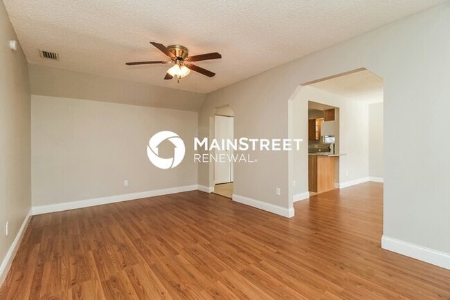 Building Photo - 3 Bedroom Pet-Friendly Home in Deltona, FL...