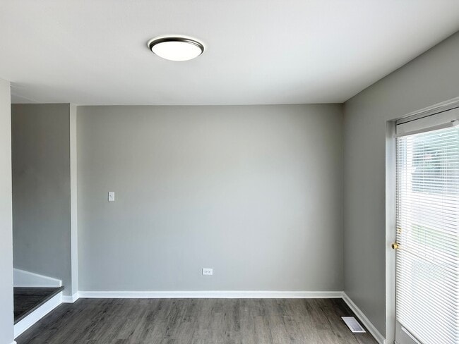 Photo - 1721 E Roosevelt Rd