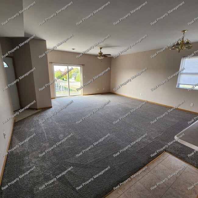 Photo - Large 2 Bedroom Winfield Townhome