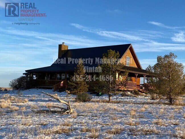 Building Photo - 2 Bedroom 1 Bathroom Cabin Home. DON'T MIS...