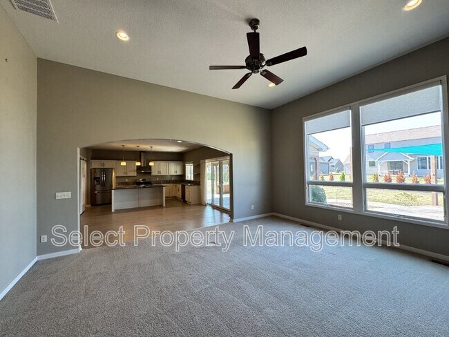 Photo - 1752 Woodlark Dr