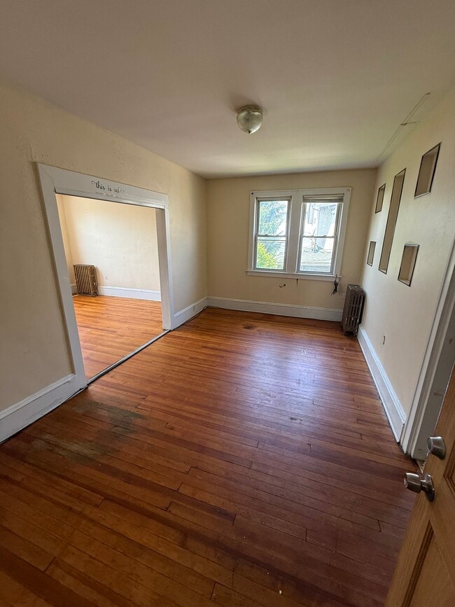 Building Photo - 914 W Lackawanna Ave Unit Apt
