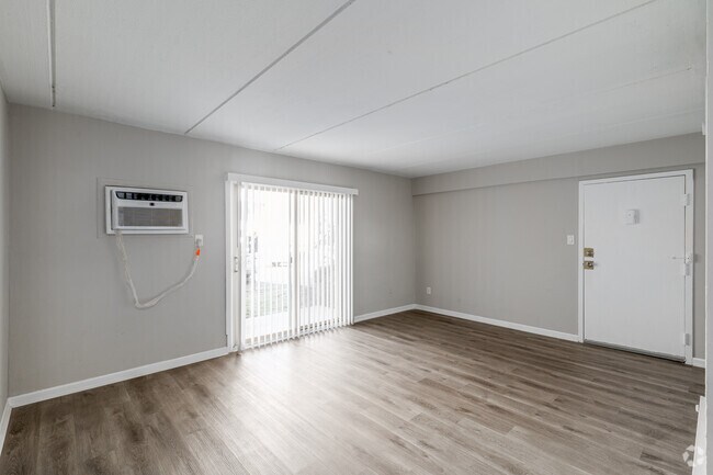 2 BR, 2 BA - 900SF - Living Room