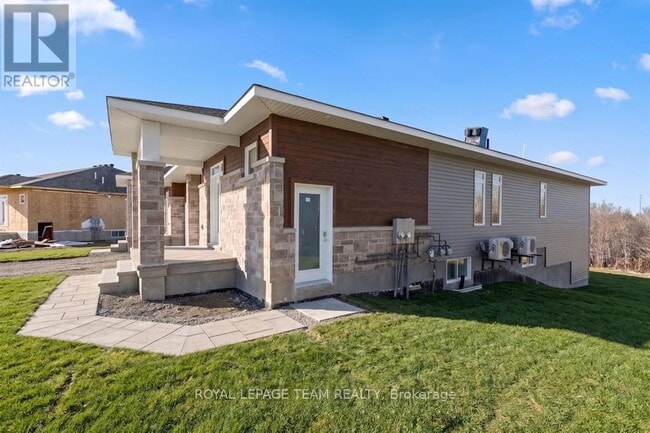 Photo - 1124 Moore St