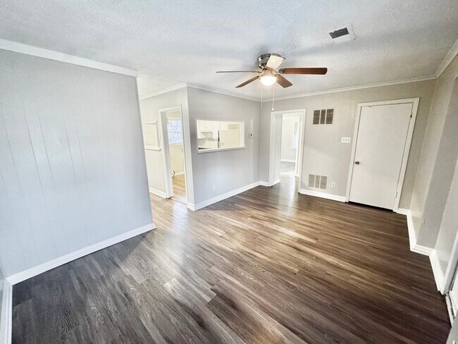 Photo - 4130 Pikes Peak Ave