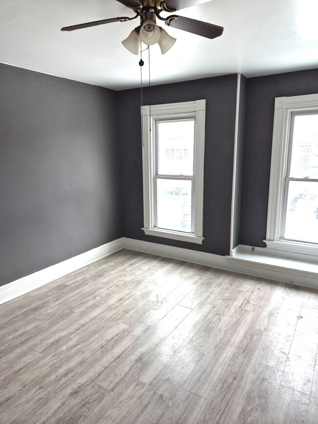 Photo - 223 W 16th St Unit 6