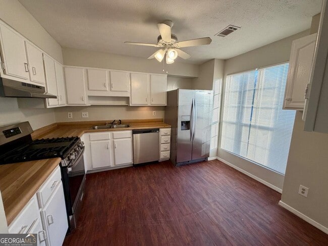 Photo - 2939 Aspen Woods Entry