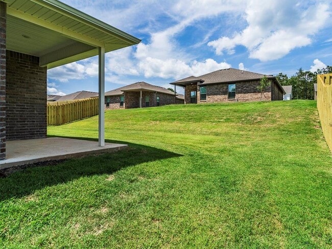 Photo - 1440 Emmerson St