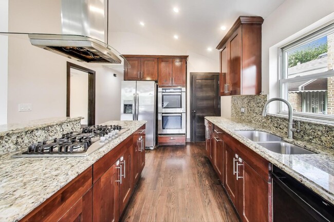 Photo - 6544 N Albany Ave