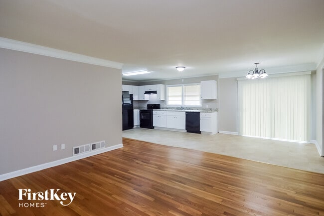 Photo - 1175 Milstead Ave NE