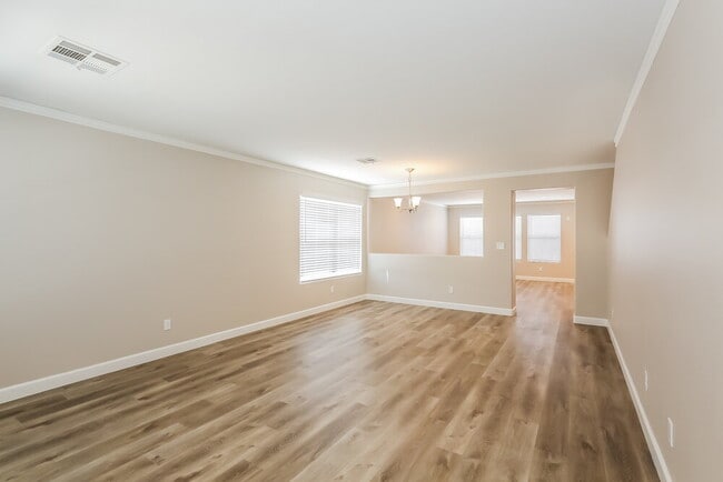Photo - 326 Hopedale Ave