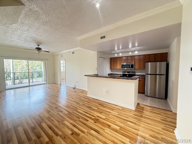 5800 W Sample Rd Unidad 207