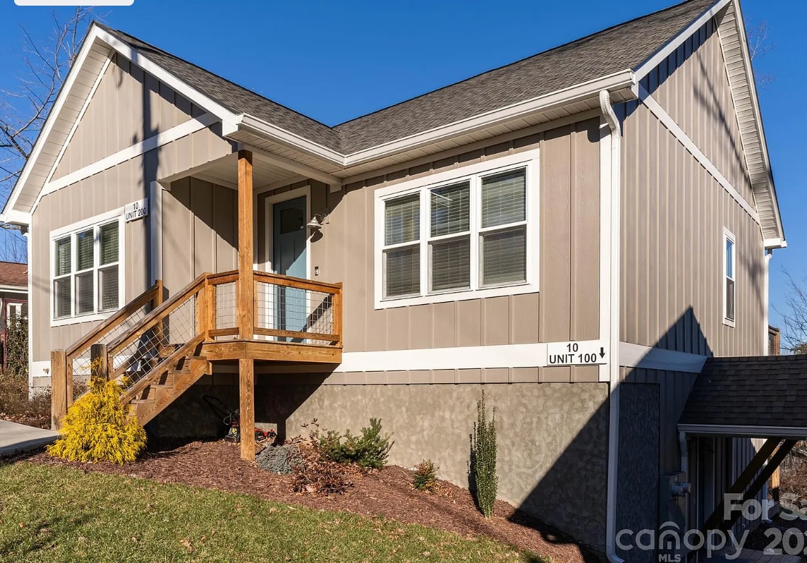 Photo - 10-100 Laurel Loop