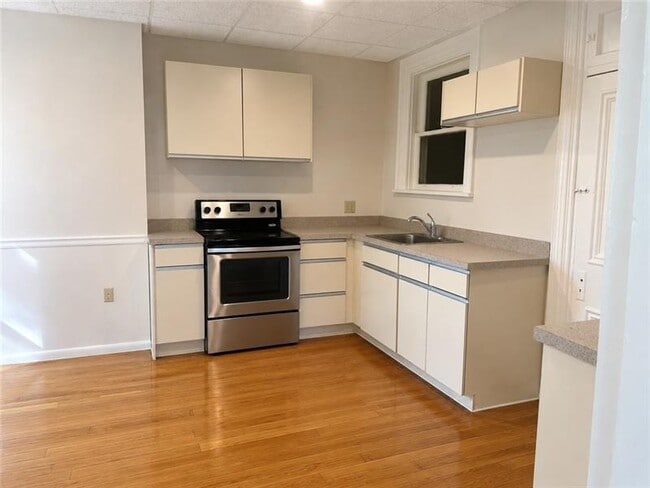 Photo - 211 7th St