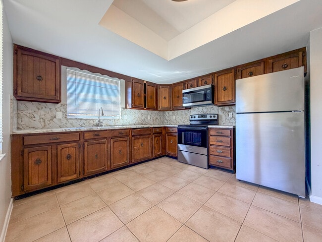 Photo - 2682 Hinda Rd