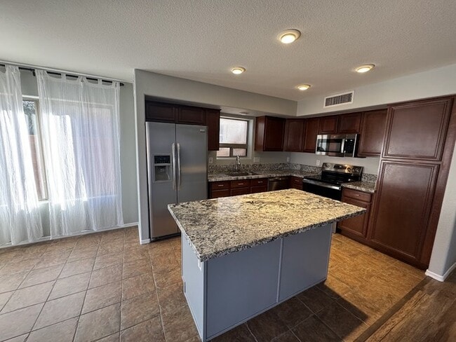 Photo - Surprise 4br With Pool