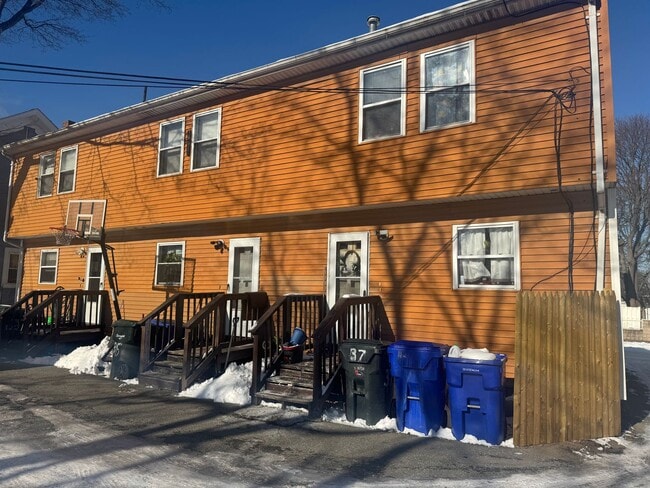 Building Photo - 33-37 Grant St Unit 37