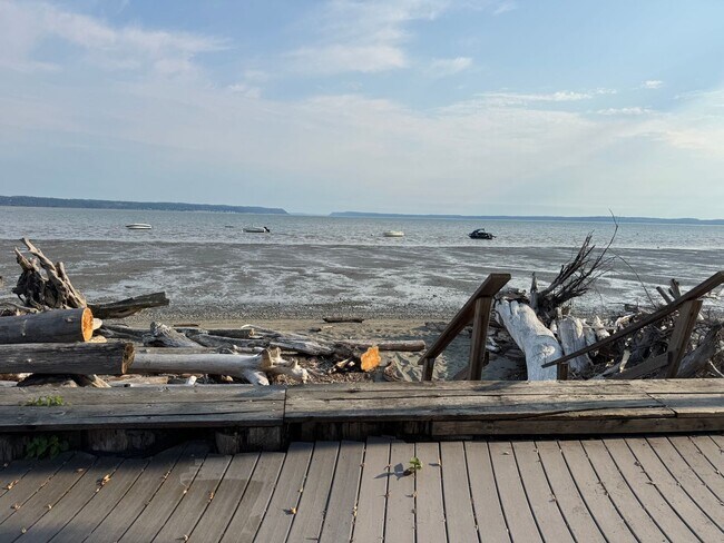 Photo - Beach House, Fully Furnished, Short Term January-March (includes all utilities and internet)