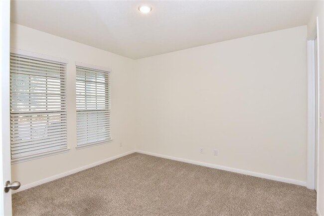 Photo - 5008 Risana Bend