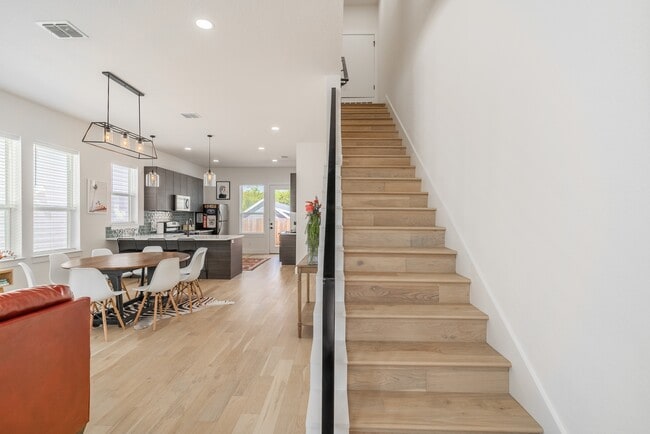 Photo - 719 Eleanor Ave