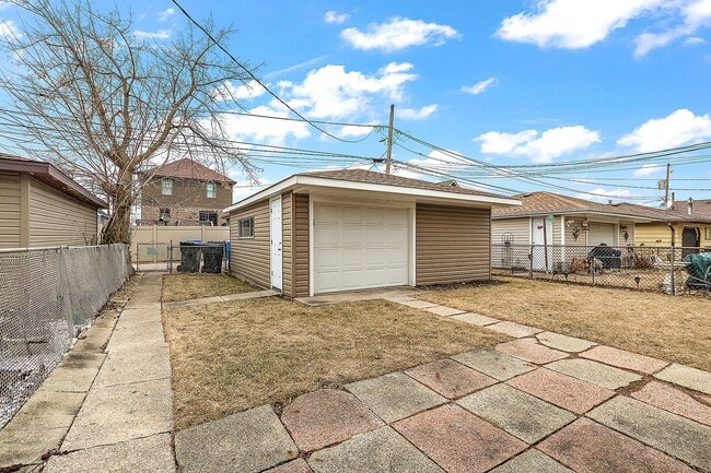 Photo - 11242 S Whipple St