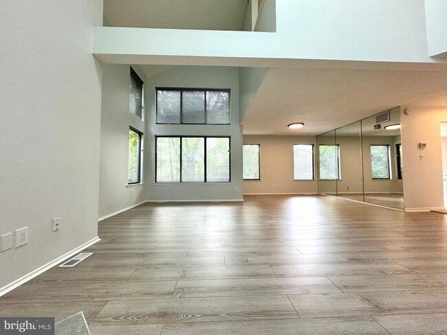 Photo - 104 Sayre Dr